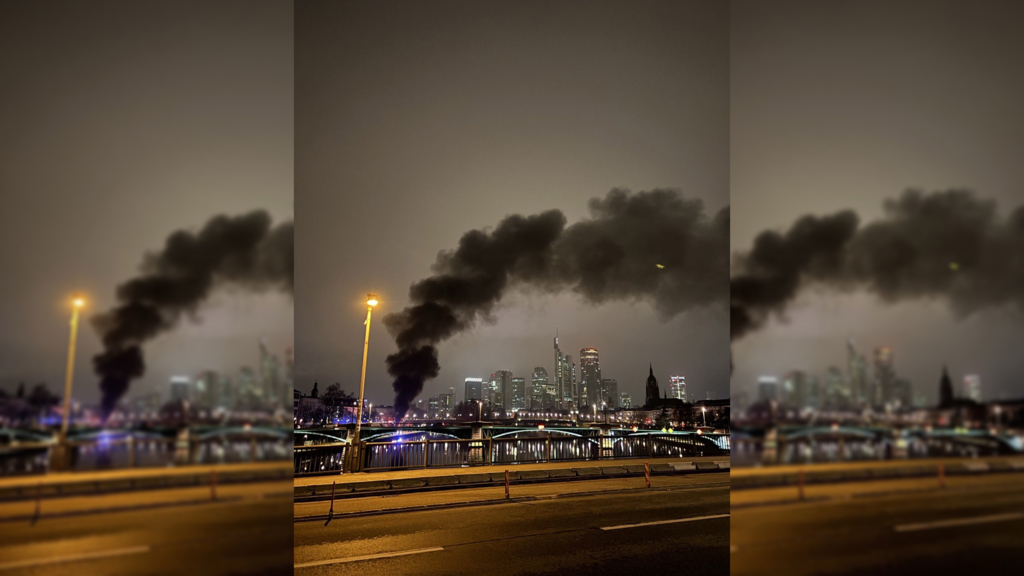 -Sind-fassungslos-Bus-von-Viertligist-Halle-angez-ndet