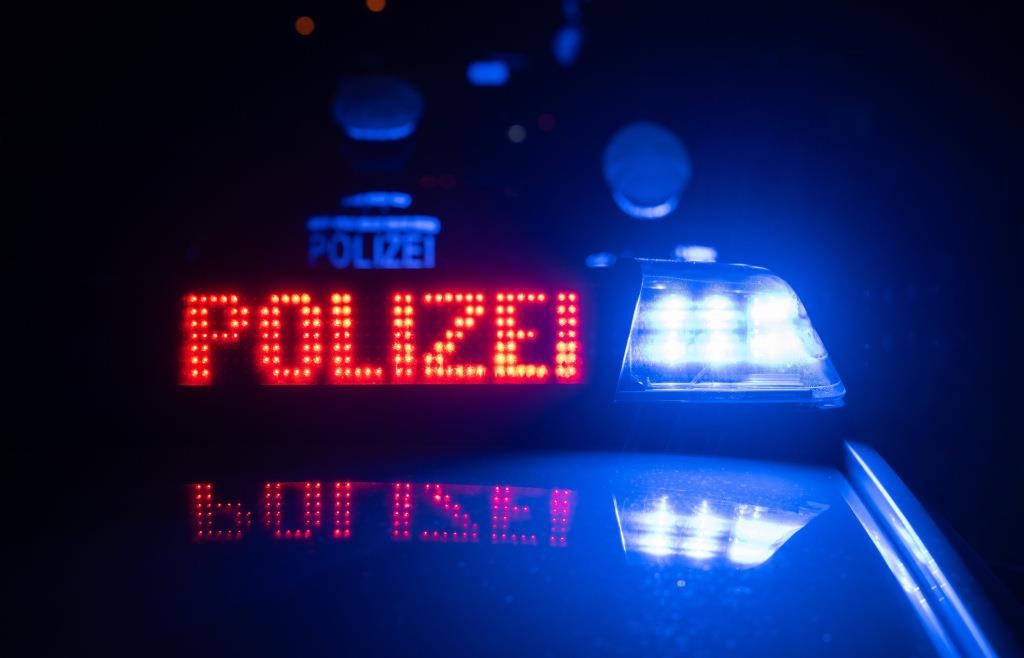 Papiertonnen-in-Neuburg-angez-ndet-Polizei-fahndet-nach-Verursachern