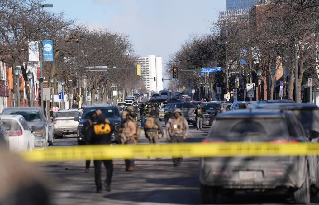 Medien-Trumps-Abschiebepolizei-ICE-erschie-en-Mann-wieder-in-Minneapolis