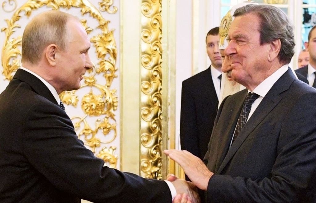 Kremlin: Former Chancellor Schröder at Putin's birthday in Moscow