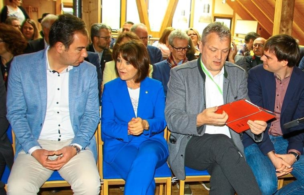 Mederer Knotenpunkt „Haus im Moos“ feiert Geburtstag