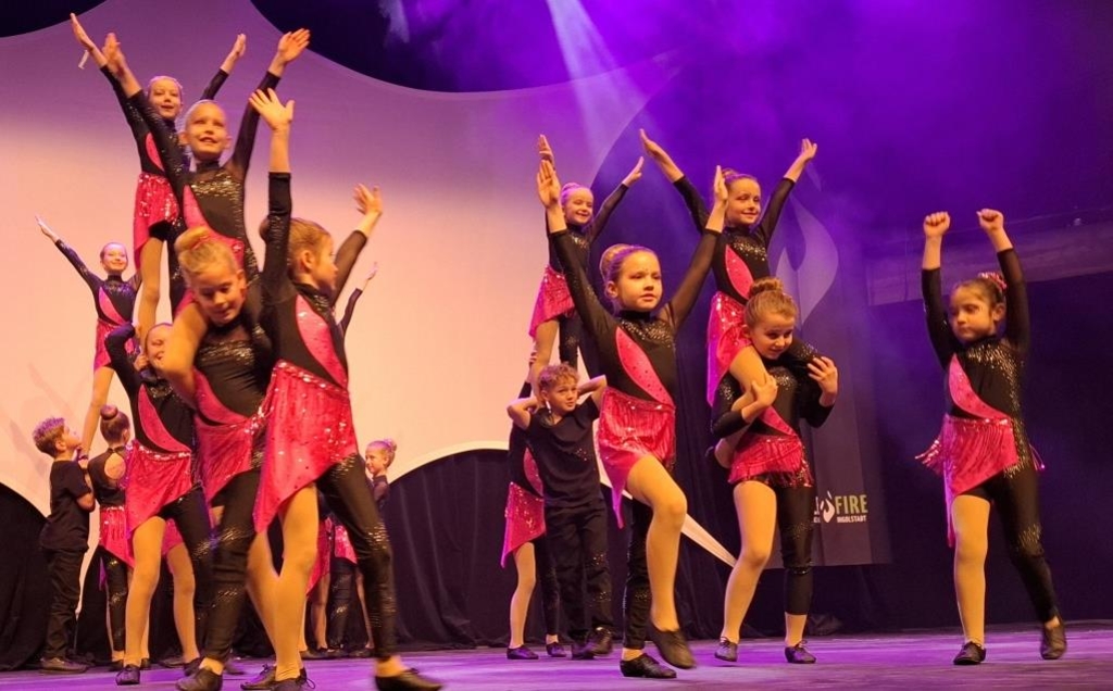 Showtanztreffen-der-Irgertsheimer-Gruppe-Dance-Fire-im-Festsaal-Ingolstadt