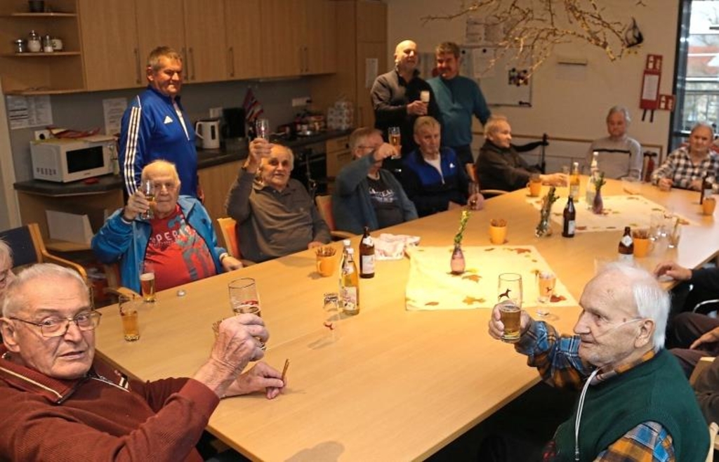 Einen-Stammtisch-braucht-s-in-jedem-Alter-auch-im-Seniorenzentrum-Beilngries