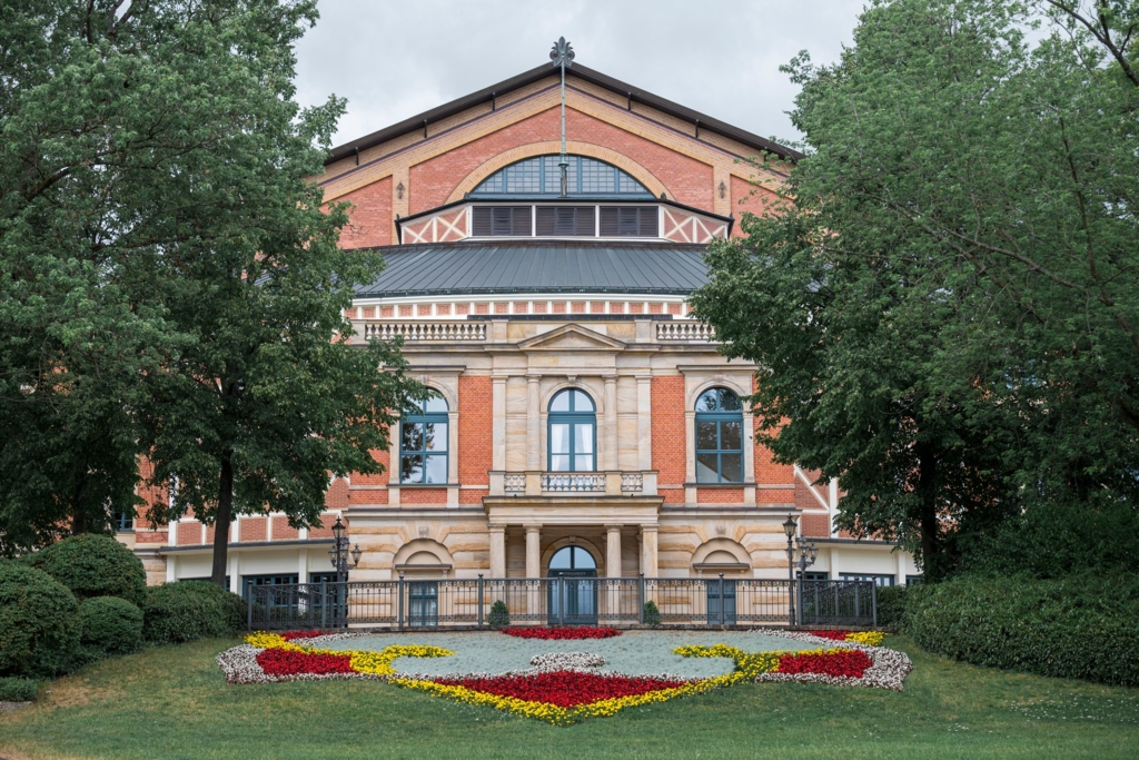 Bayreuth-oder-Salzburg-ein-Festspielvergleich