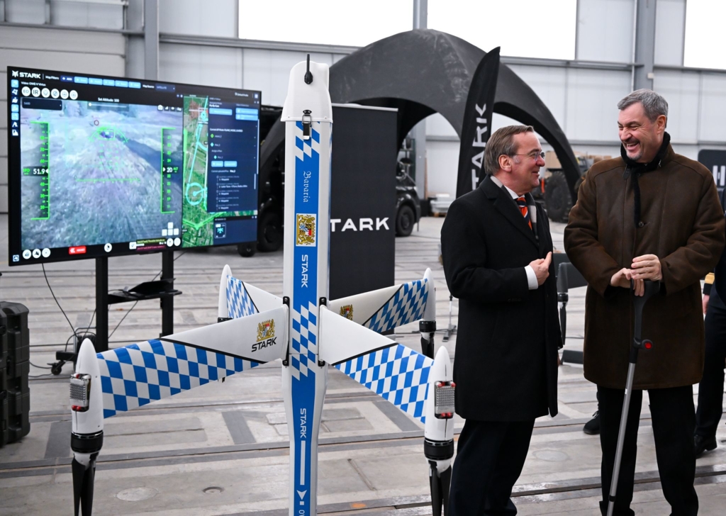 Pistorius-er-ffnet-Innovationszentrum-der-Bundeswehr