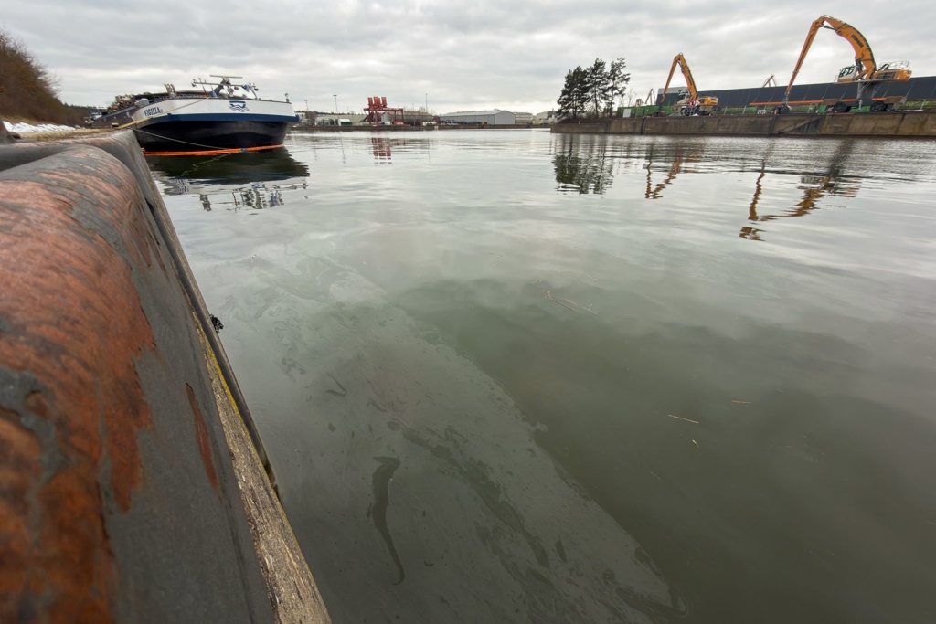 Schleuse-am-Main-Donau-Kanal-in-N-rnberg-wieder-passierbar