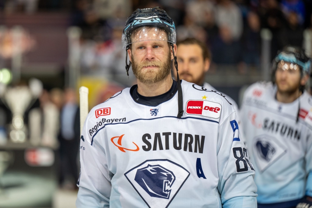 24-DEL-Saison-vor-Augen-Pietta-verl-ngert-in-Ingolstadt