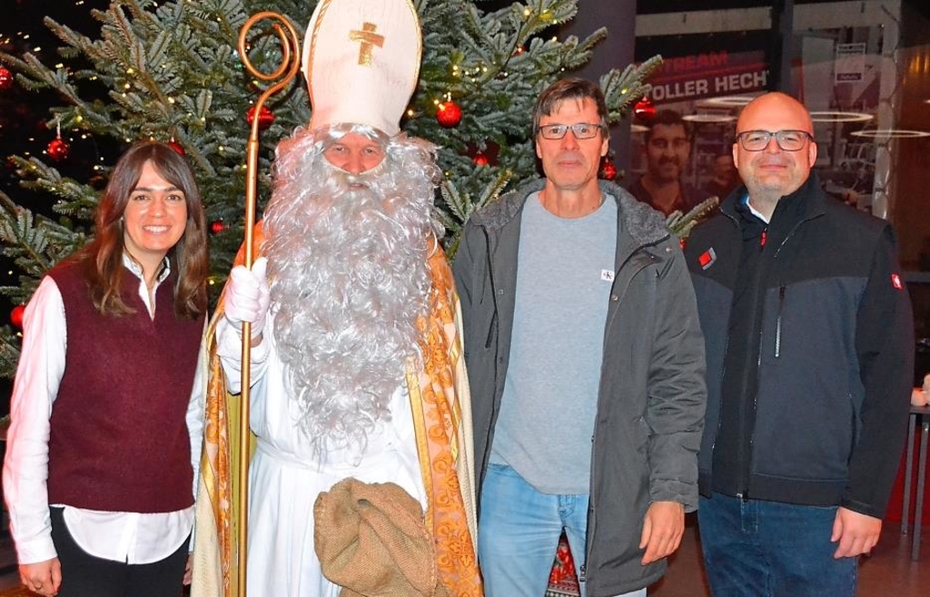 Gro-e-Spendenaktion-der-Firma-Hecht-Technologie-zugunsten-der-Klinik-St-Elisabeth