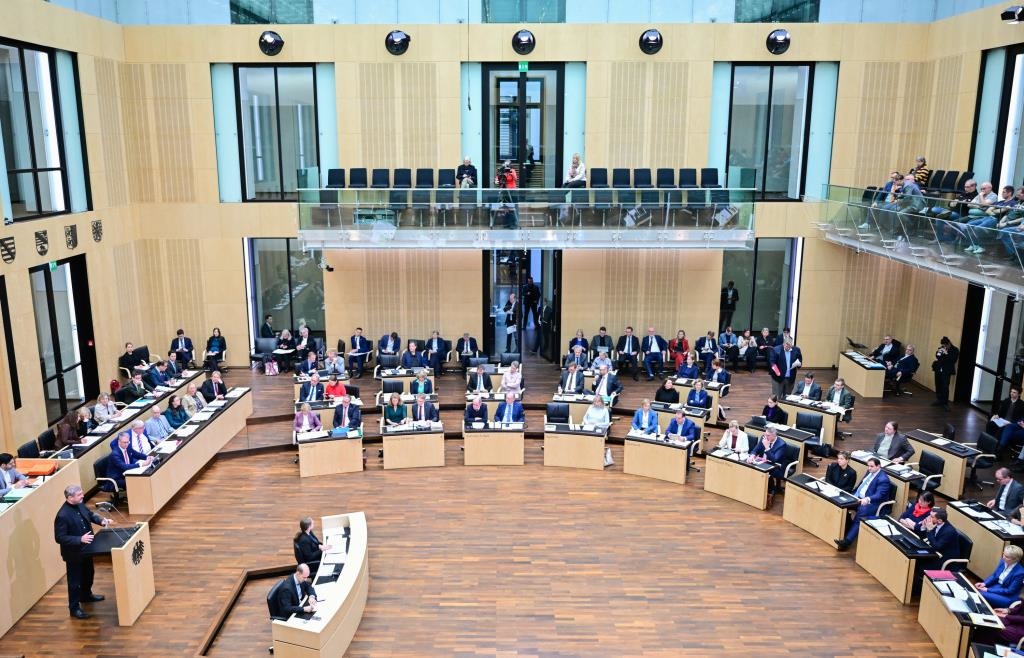Bundesrat-billigt-Entlastungen-und-neuen-Wehrdienst-das-ndert-sich