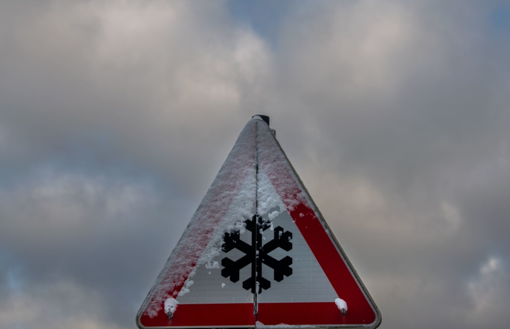 Glatte-Stra-en-und-Nebel-Winter-kehrt-nach-Bayern-zur-ck
