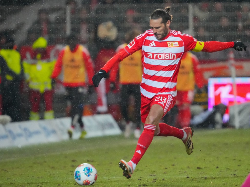 Unterschrift-bei-Club-Party-Trimmel-bleibt-bei-Union