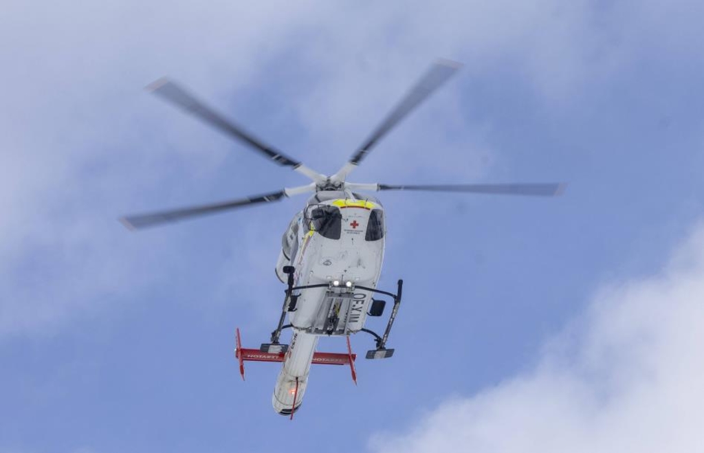 Sturz-nach-Ausweichman-ver-16-J-hriger-stirbt-beim-Skifahren-in-Salzburg