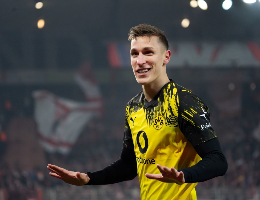 BVB-Reaktion-Mit-erwachsenem-Fu-ball-zum-Bayern-J-ger-