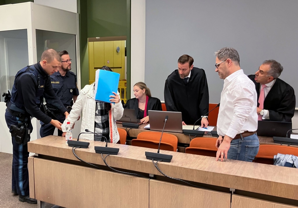 Jesidisches-Opfer-schildert-Versklavung-durch-Terroristen