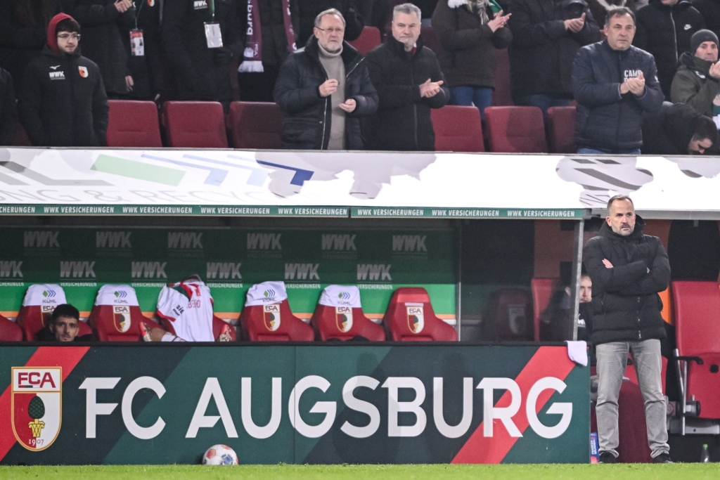 -Ping-Pong-Spiel-FC-Augsburg-verschenkt-wieder-F-hrung