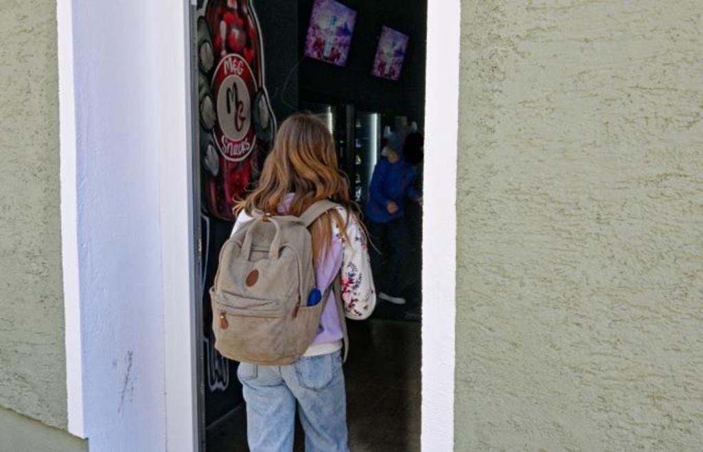 Trouble in Schrobenhausen: E-kiosk opposite school offers e-cigarettes ...