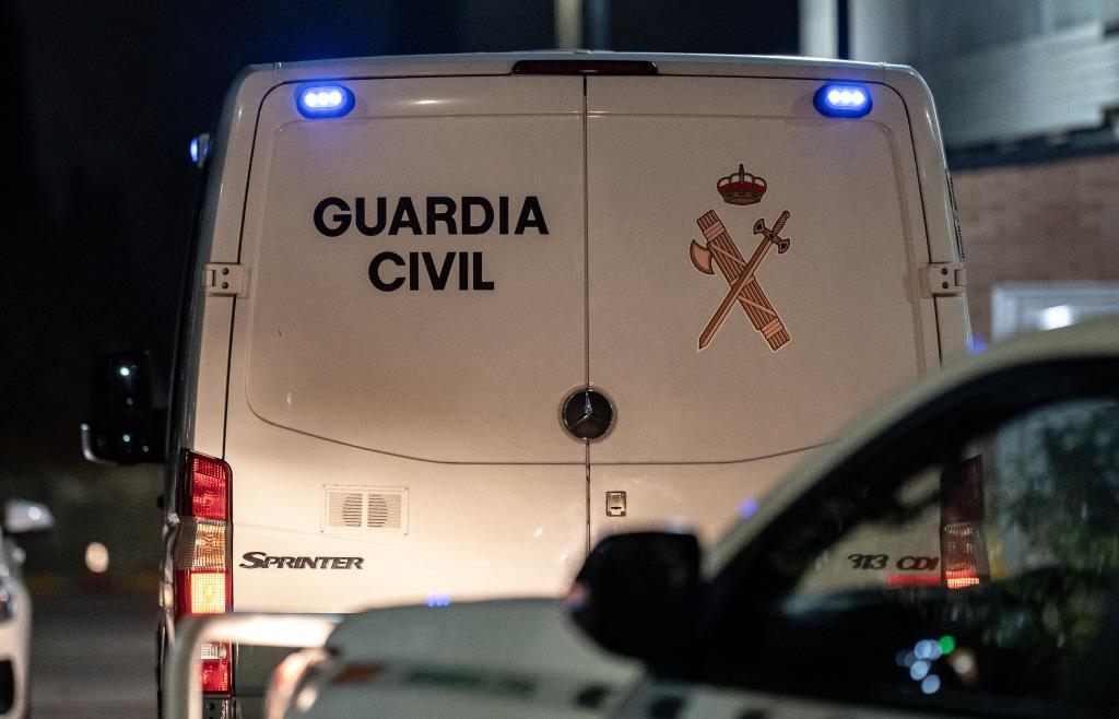 Zwei-Hochgeschwindigkeitsz-ge-in-Spanien-entgleist-Mehrere-Tote-und-viele-Verletzte