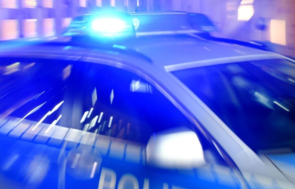 Lärmender Burnout: Polizei löst abendliches Autotreffen in Beilngries auf