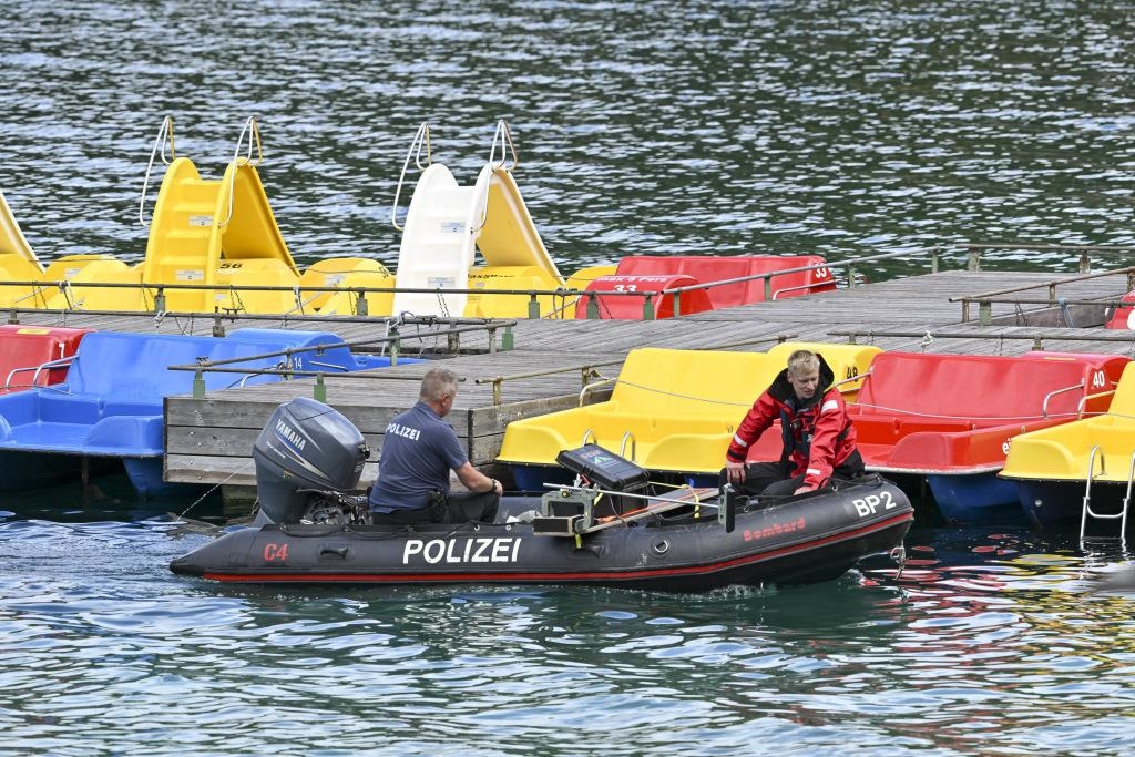 Search for father and son in Lake Eibsee: specialist company to assist ...