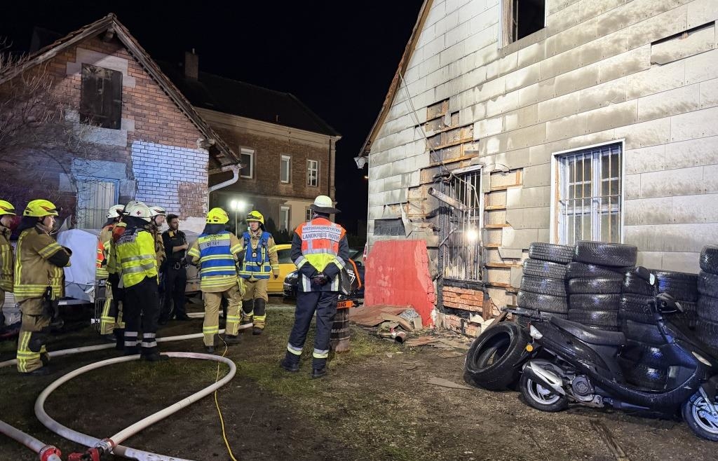 Fire in Roth prompts nighttime response - | Fire department prevents worse ...