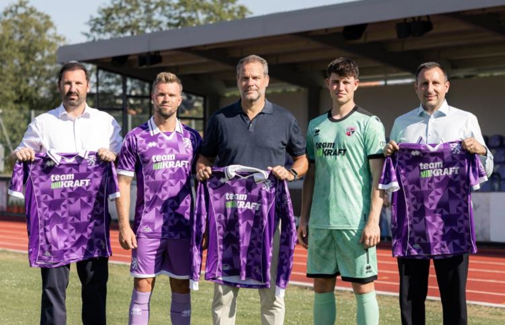 Blickfang: FC Ingolstadt zeigt neues Trikot und gibt Neuigkeiten zu ...