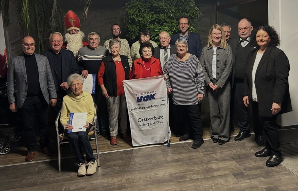 Weihnachtsfeier-mit-Ehrungen-beim-VdK-Ortsverband-Neuburg