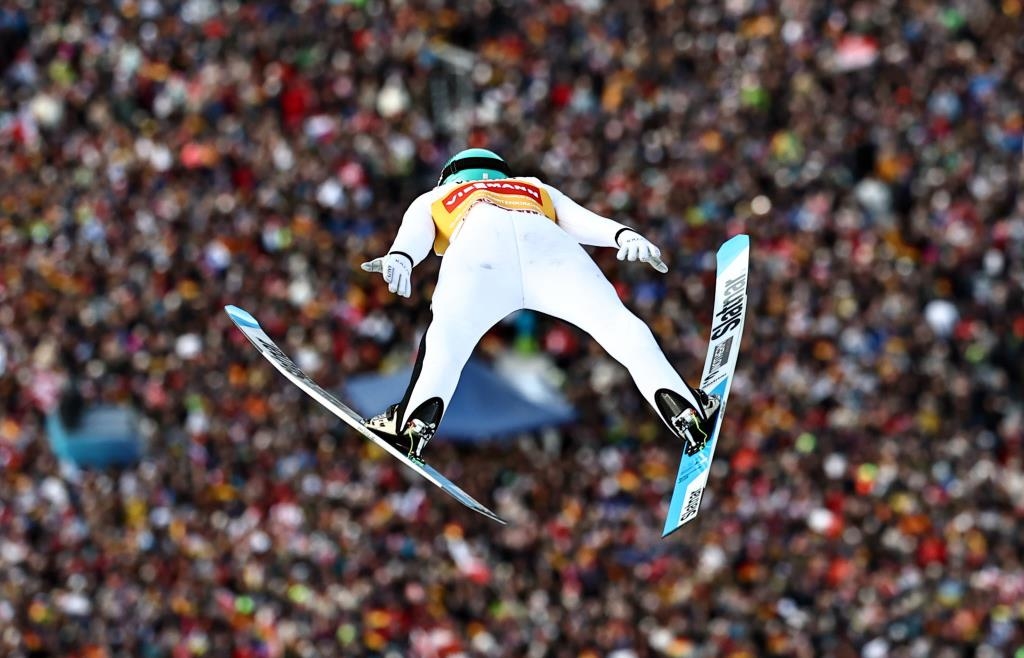 Slowene-Prevc-gewinnt-Neujahrsspringen-Deutsche-schon-klar-abgeh-ngt