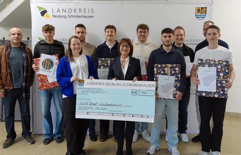 Sch-ler-entwerfen-Logo-f-rs-Medienzentrum-Neuburg-Schrobenhausen