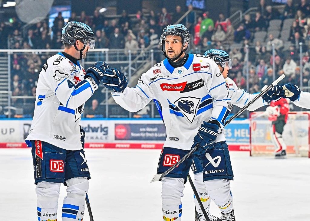 ERC-Ingolstadt-k-mpft-sich-in-Augsburg-trotz-dreier-R-ckst-nde-zum-4-3-Sieg-im-Panther-Derby