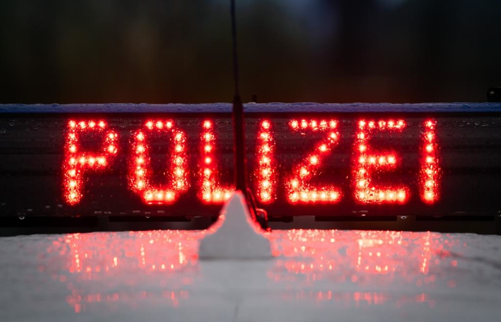Gewahrsam-statt-Discobesuch-Zwei-M-nner-verbringen-Nacht-in-Neuburger-Polizeizelle