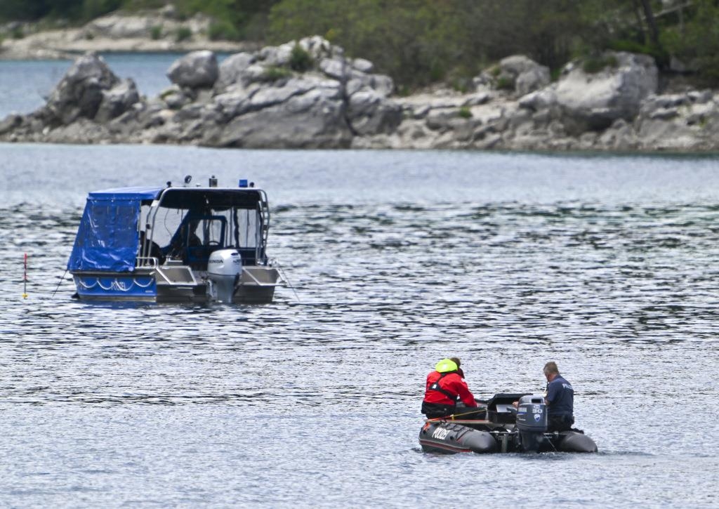 After pedal boat accident: search for missing persons in Eibsee continues ...
