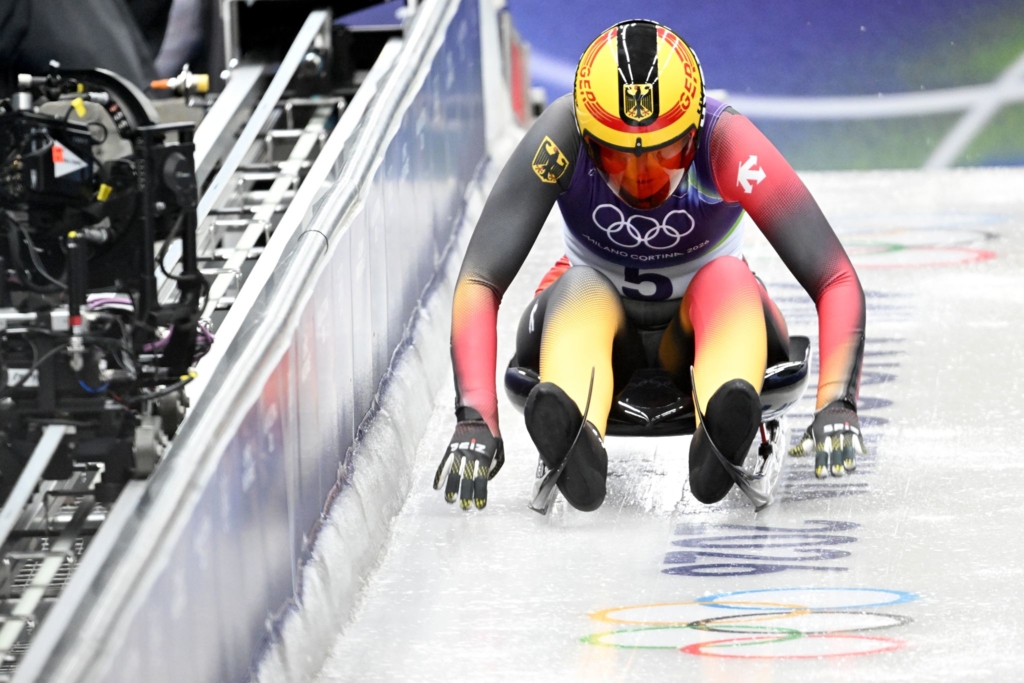 Fr-bel-vor-Taubitz-Doppelf-hrung-f-r-deutsche-Rodlerinnen