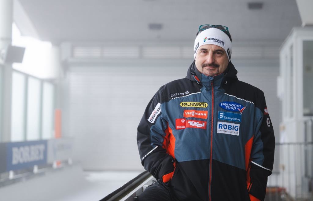 Rodel-Ikone-Georg-Hackl-st-rzt-bei-Olympia-knapp-zwei-Meter-tief-und-verletzt-sich