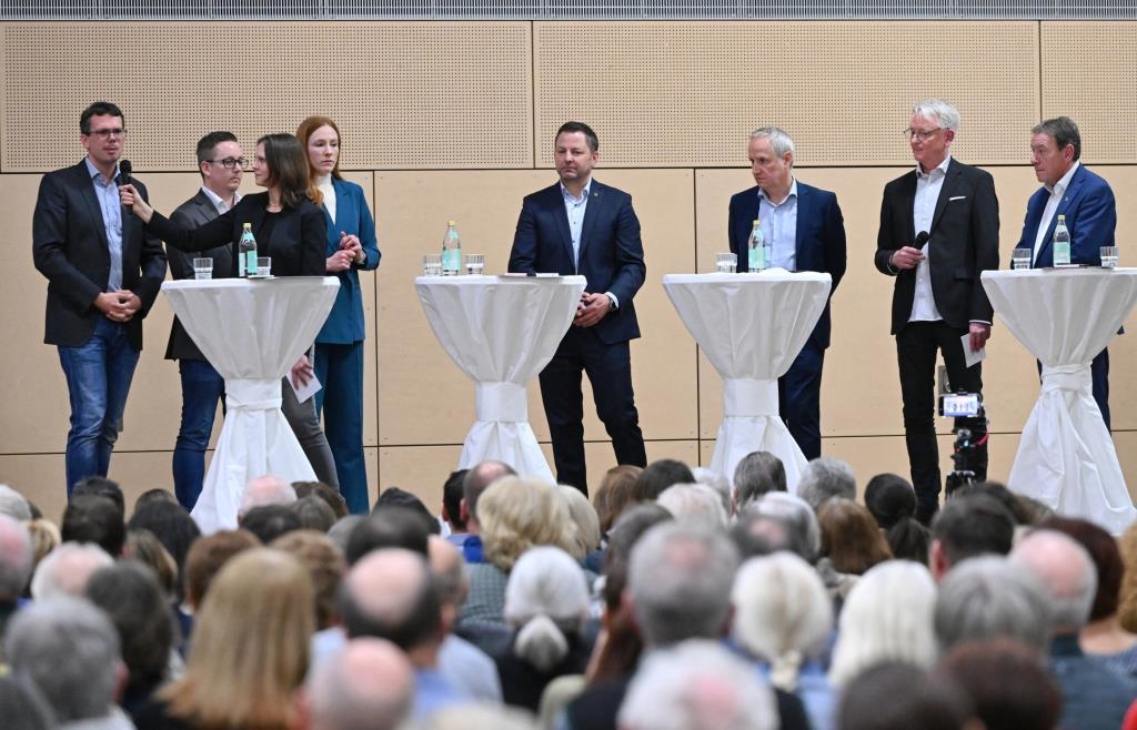 Im-Video-die-Podiumsdiskussion-der-Schrobenhausener-B-rgermeisterkandidaten