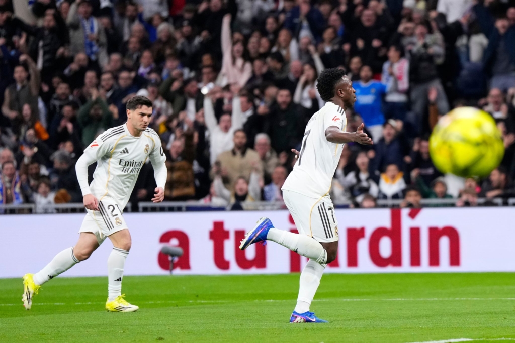 Viele-Pfiffe-Real-Madrid-siegt-in-der-Nachspielzeit