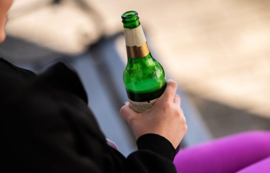 Kein Alkohol mehr für 14-Jährige: Kabinett gibt grünes Licht für strikte ...
