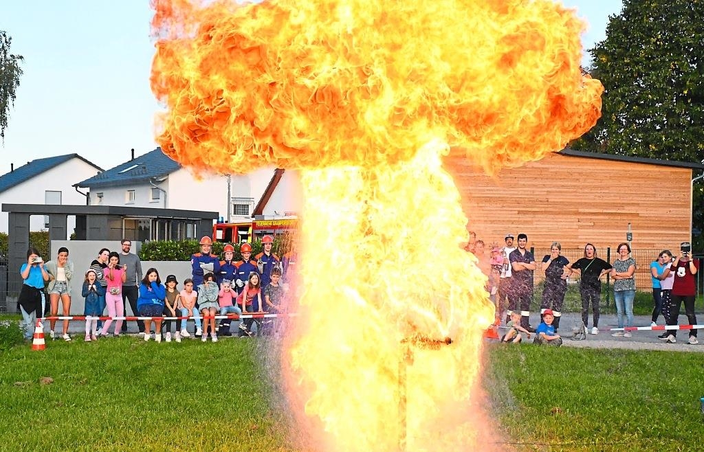 Feuriges Spektakel für den Nachwuchs im Beilngrieser Ortsteil Grampersdorf