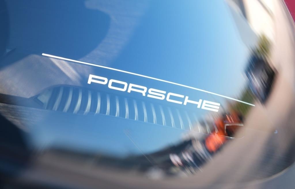 After sharp drops in profits: VW subsidiary Porsche wants to save money ...