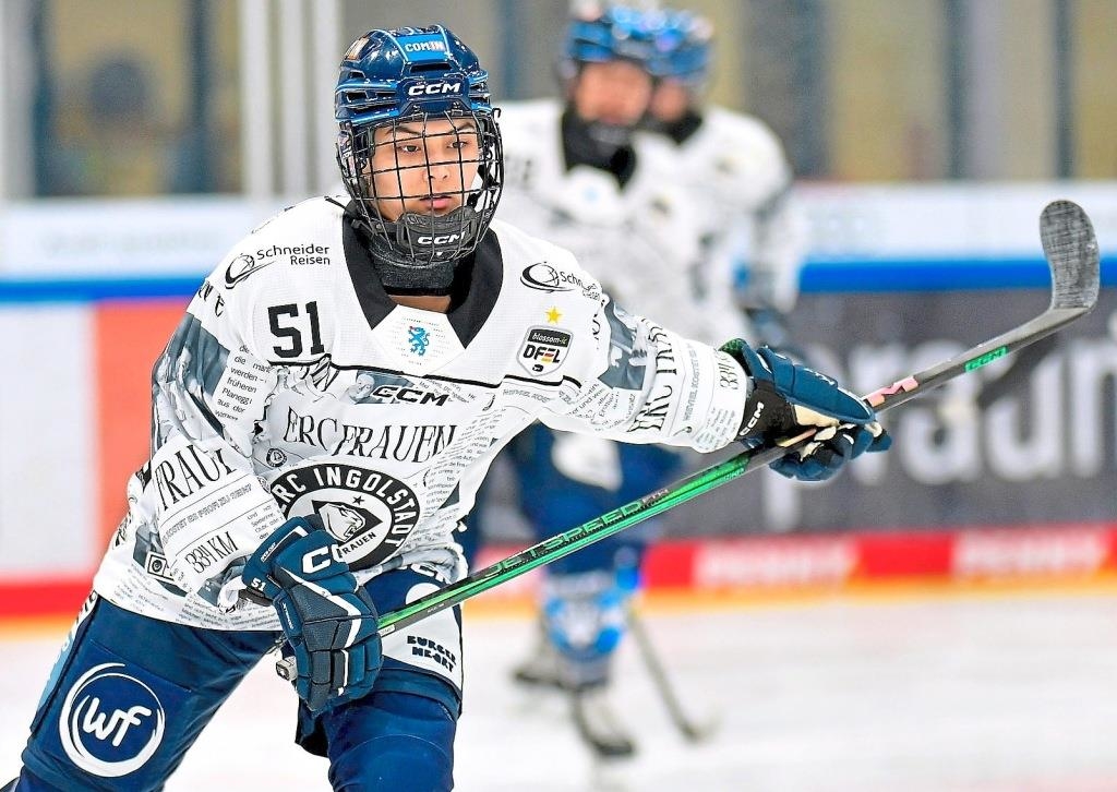 Eishockey-Frauen-des-ERC-Ingolstadt-m-ssen-zu-Euro-Cup-Sieger-HK-Budapest