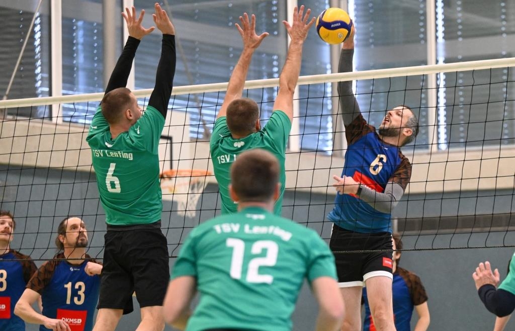 Schrobenhausener-Volleyballherren-starten-zu-Hause-mit-zwei-Siegen-ins-neue-Punktspieljahr