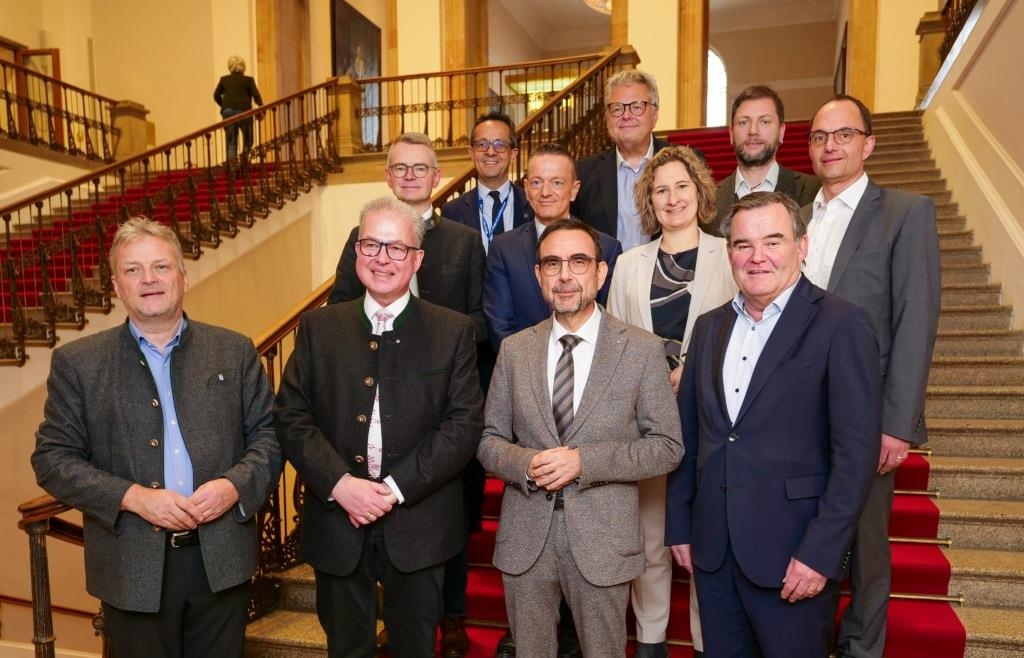 Fraktionsvorsitzende-Holetschek-und-Streibl-loben-Initiative-Arge-Hochwasserschutz