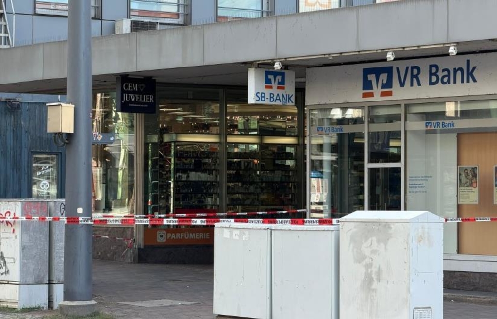 Massive Schäden an Schaufenstern: Was steckt hinter der Explosion in ...