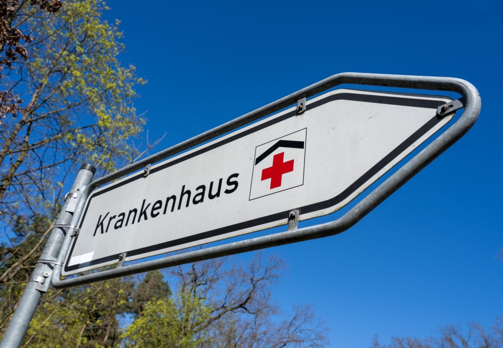 Kabinett-billigt-Nachbesserungen-an-Klinikreform