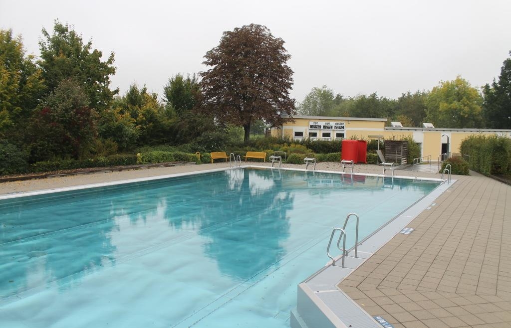Freibäder in Aichach und Dasing: Verregneter Sommer sorgt für ...