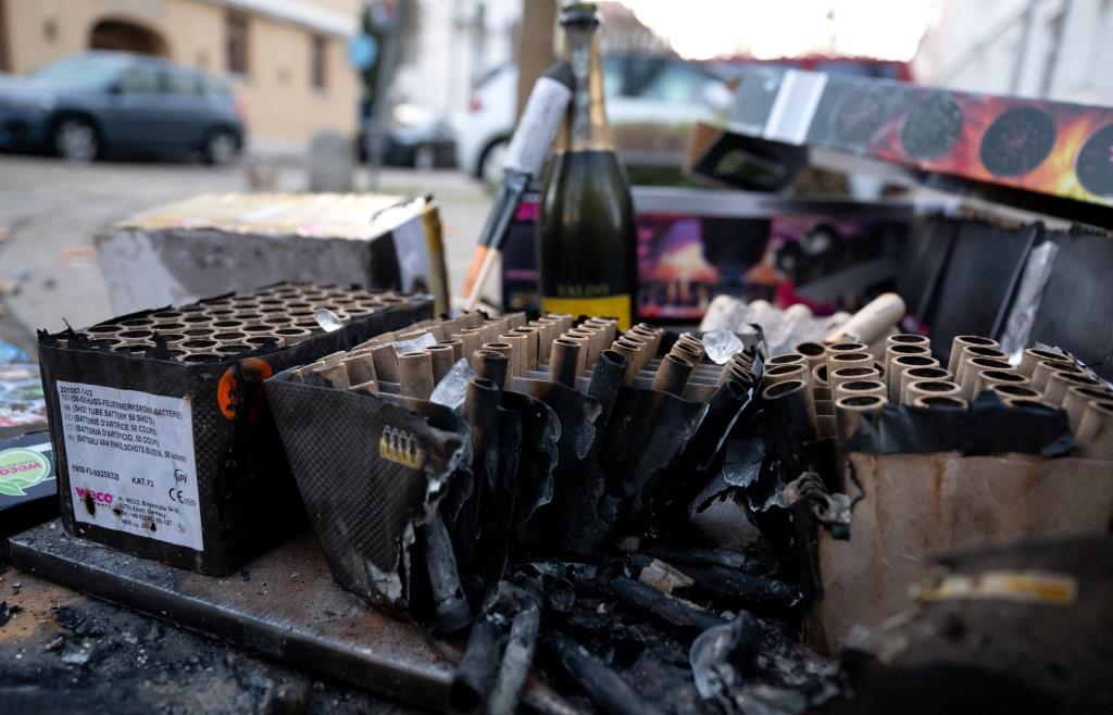 Eine-Tote-Verletzte-und-etliche-Br-nde-So-verlief-die-Silvesternacht-in-Bayern