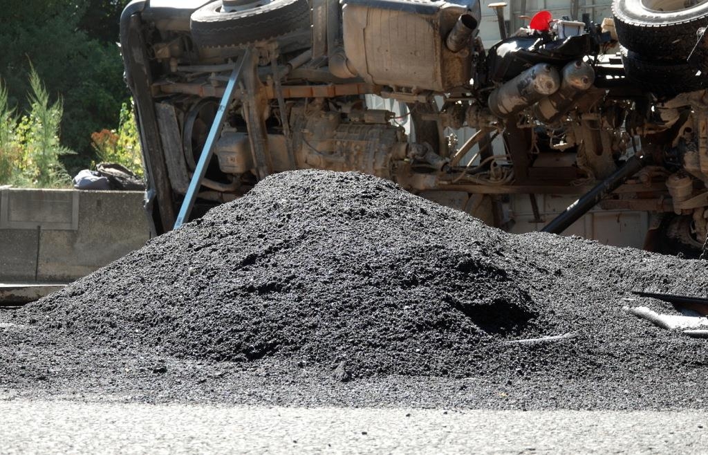 Nach Lkw-Unfall mit flüssigem Asphalt auf der A9 bei Schnaittach: Polizei ...