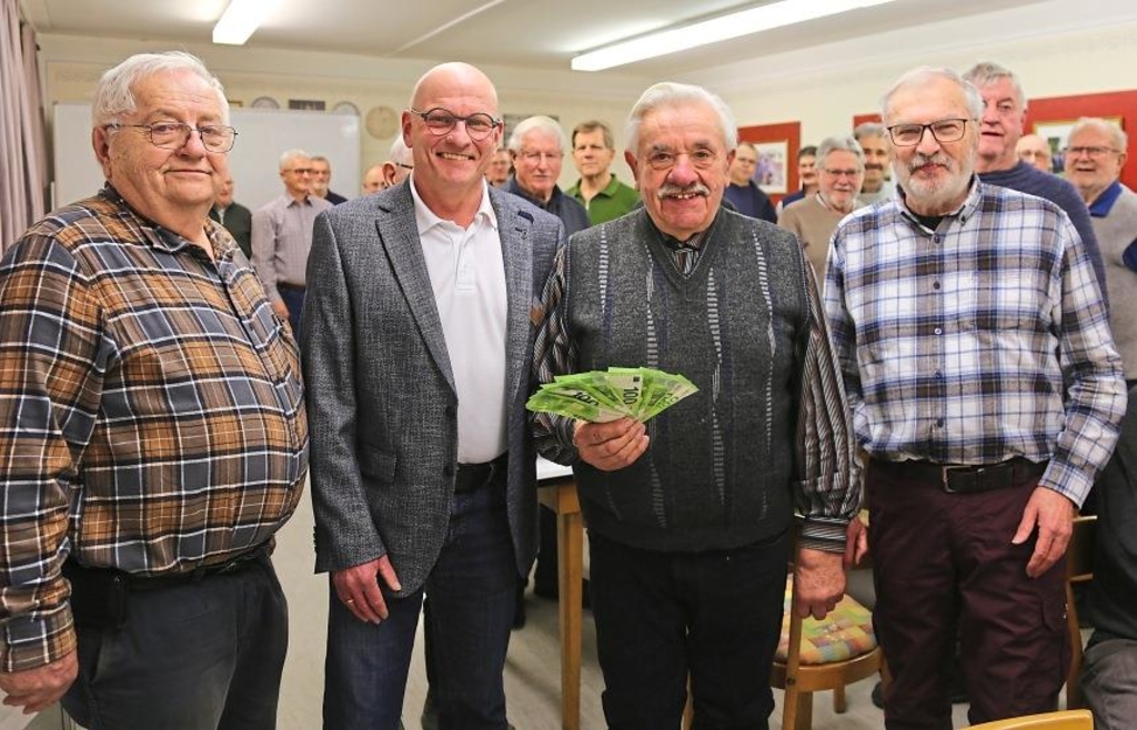M-nnergesangverein-Beilngries-Rekord-Erl-s-aus-dem-Heiligabend-Singen-geht-an-Krebskranke